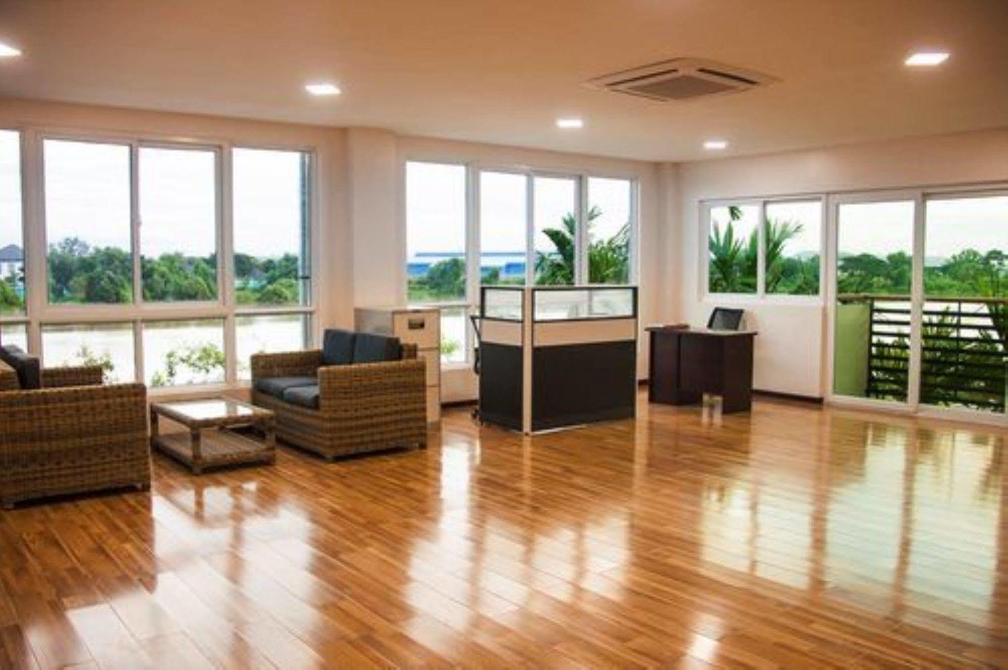 Sincere Smile Hotel