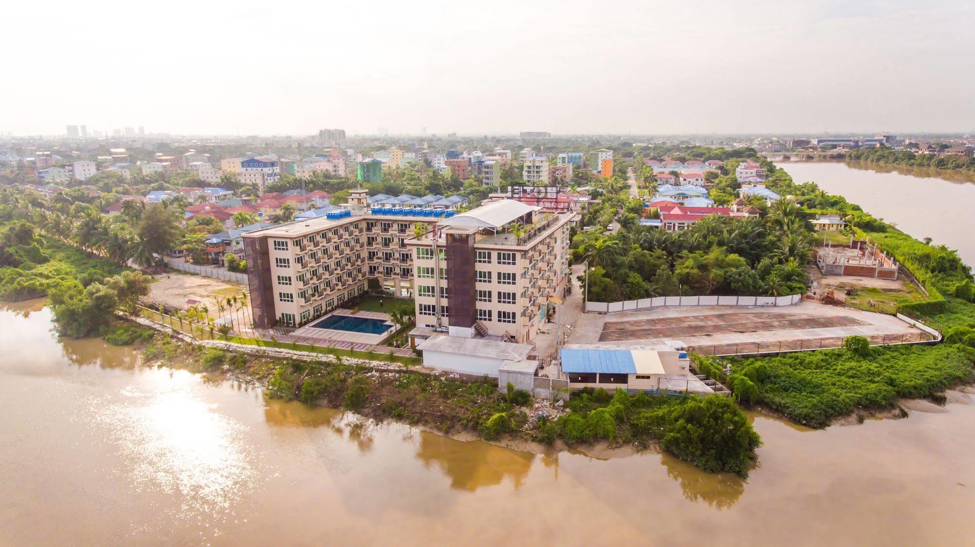 Sincere Smile Hotel 3*